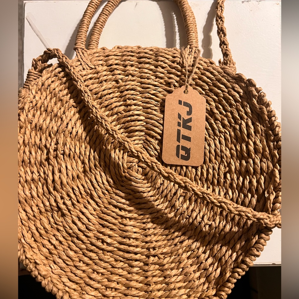 Rattan Round Straw Crossbody bag *NWT*